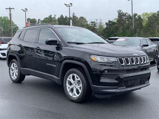 2024 Jeep Compass COMPASS LATITUDE 4X4