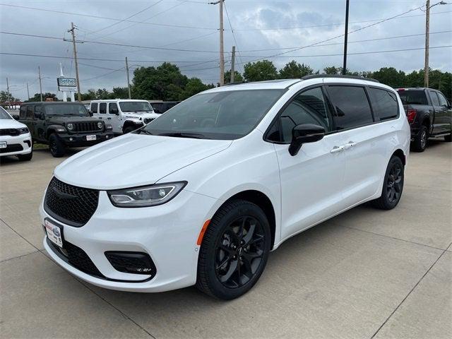 2024 Chrysler Pacifica PACIFICA LIMITED AWD