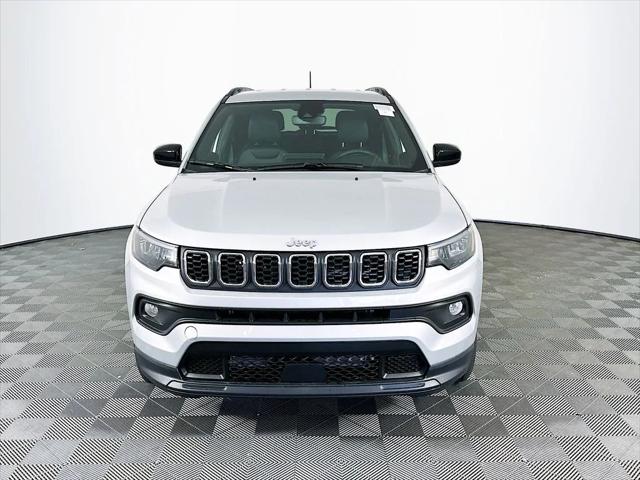 2024 Jeep Compass COMPASS LATITUDE LUX 4X4