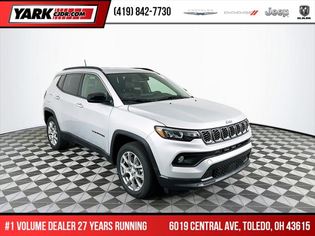 2024 Jeep Compass COMPASS LATITUDE LUX 4X4