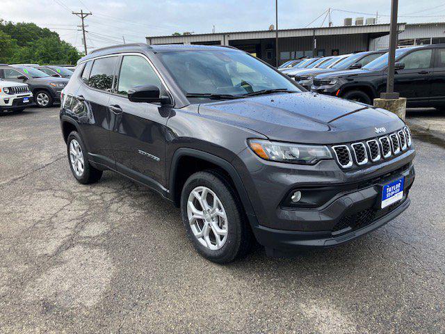 2024 Jeep Compass COMPASS LATITUDE 4X4