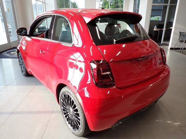 2024 Fiat FIAT 500e 500e INSPI(RED)