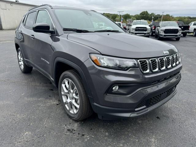 2024 Jeep Compass COMPASS LATITUDE LUX 4X4