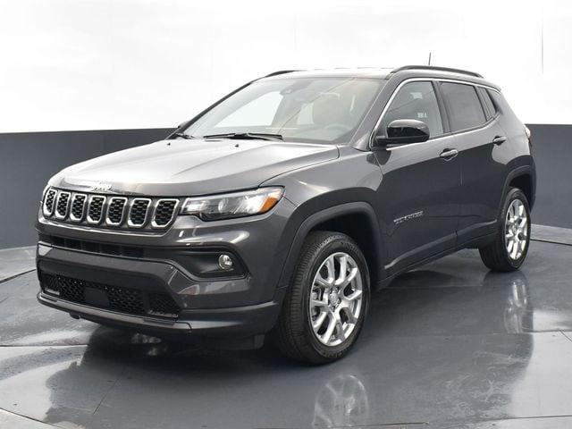 2024 Jeep Compass COMPASS LATITUDE LUX 4X4