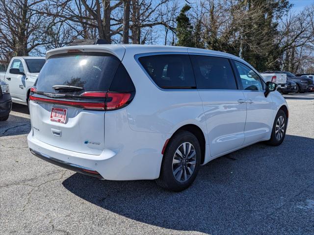 2024 Chrysler Pacifica Hybrid PACIFICA PLUG-IN HYBRID SELECT