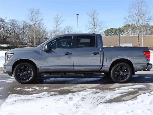 2024 Nissan TITAN Crew Cab SV 4x2