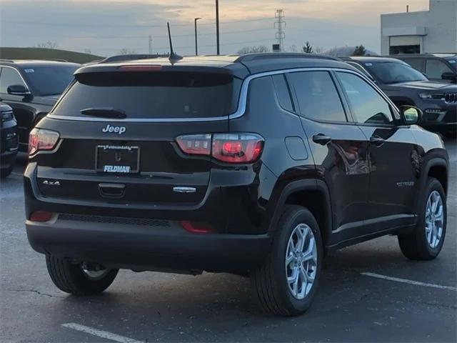 2024 Jeep Compass COMPASS LATITUDE 4X4