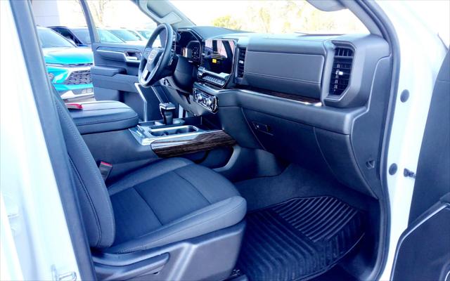 2024 GMC Sierra 1500 4WD Crew Cab Short Box Elevation with 3SB