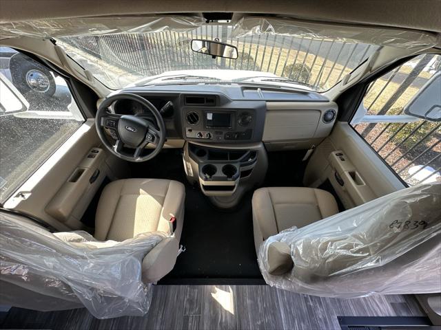 2024 Ford E-350 Cutaway 24VT