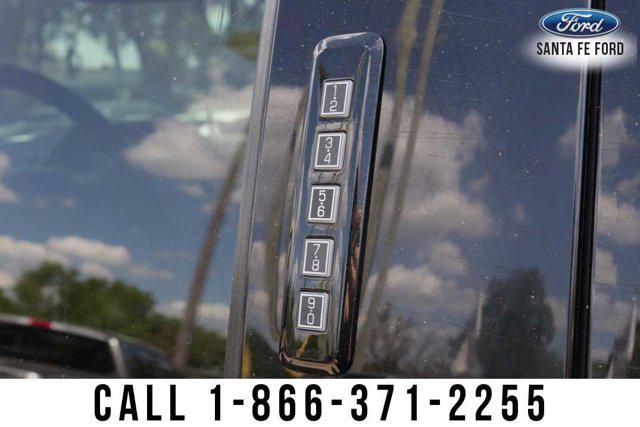 2022 Ford F-350 LARIAT