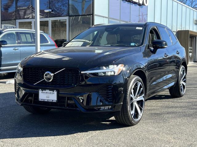 2024 Volvo XC60 B5 Ultimate Dark Theme
