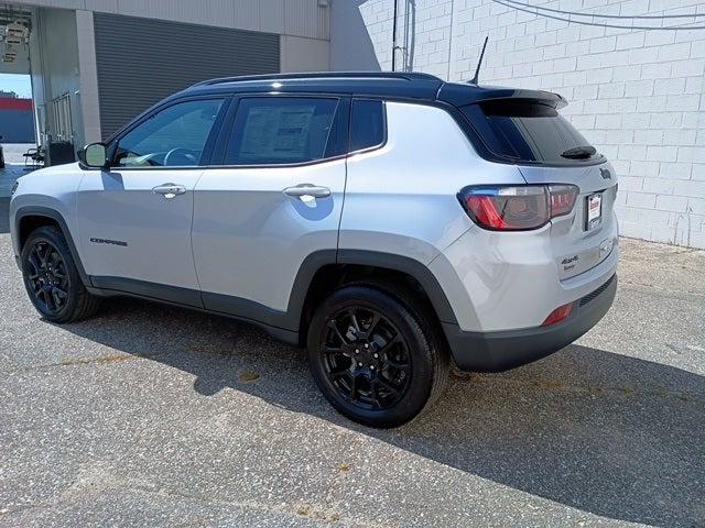 2024 Jeep Compass COMPASS LATITUDE 4X4