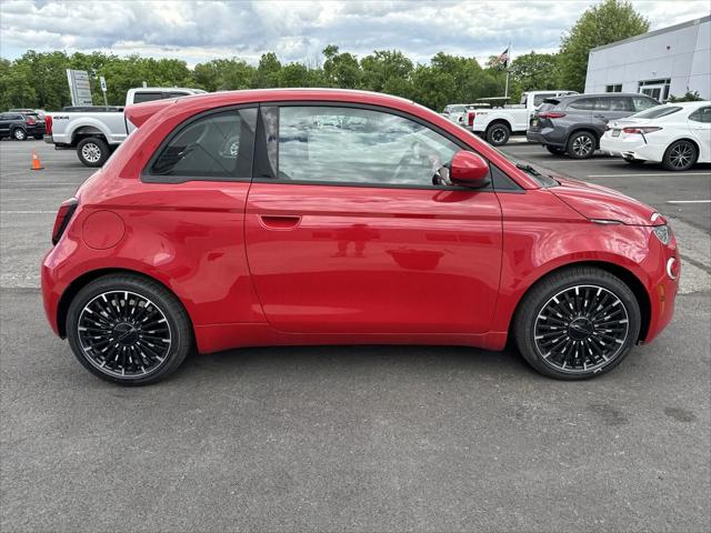 2024 Fiat FIAT 500e 500e INSPI(RED)