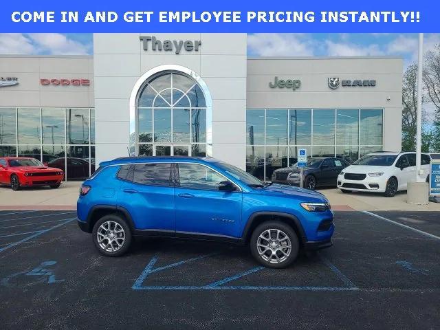 2024 Jeep Compass COMPASS LATITUDE LUX 4X4
