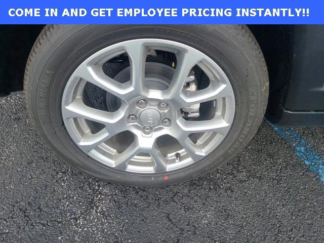 2024 Jeep Compass COMPASS LATITUDE LUX 4X4