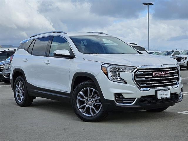 2024 GMC Terrain AWD SLT 2