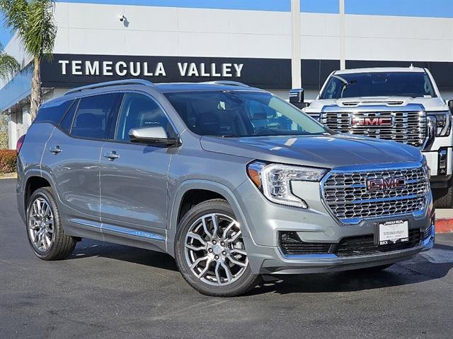 2024 GMC Terrain AWD Denali 2