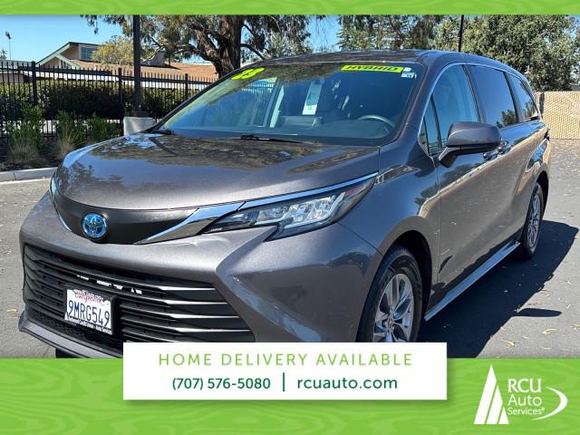 2023 Toyota Sienna LE for sale in Santa Rosa, CA
