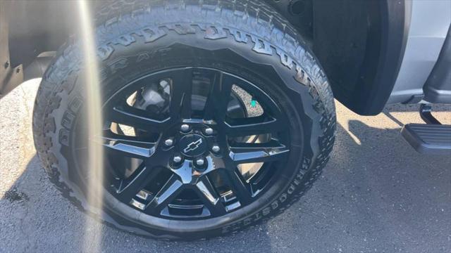 2023 Chevrolet Colorado 4WD Crew Cab Short Box Trail Boss