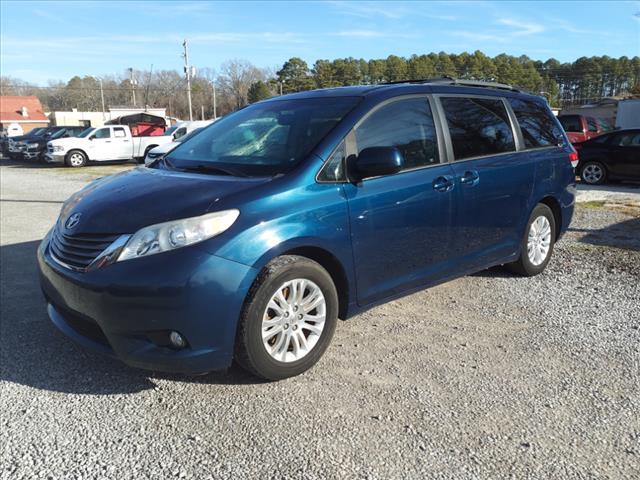 2012 Toyota Sienna XLE 7 Passenger Auto Access Se for sale in Hartselle, AL