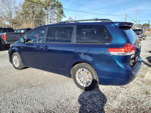 2012 Toyota Sienna XLE 7 Passenger Auto Access Se