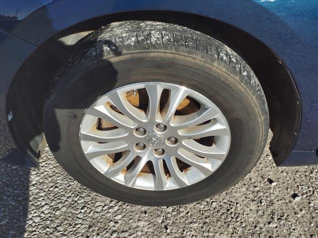 2012 Toyota Sienna XLE 7 Passenger Auto Access Se