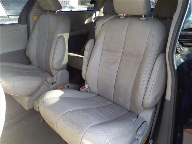 2012 Toyota Sienna XLE 7 Passenger Auto Access Se