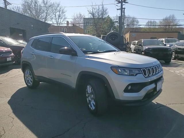 2024 Jeep Compass COMPASS LATITUDE LUX 4X4