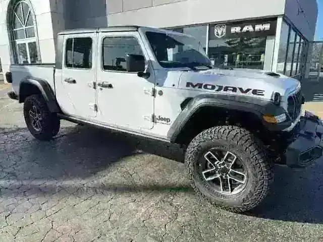 2024 Jeep Gladiator GLADIATOR MOJAVE 4X4