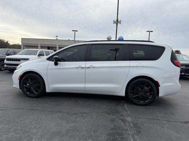 2024 Chrysler Pacifica PACIFICA TOURING L