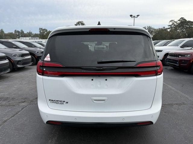 2024 Chrysler Pacifica PACIFICA TOURING L