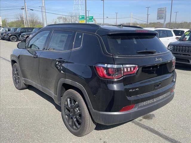 2024 Jeep Compass COMPASS LATITUDE 4X4