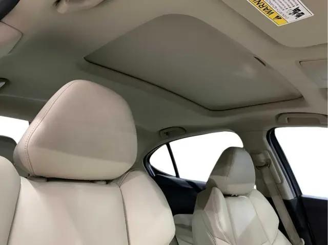 2019 Acura TLX Standard