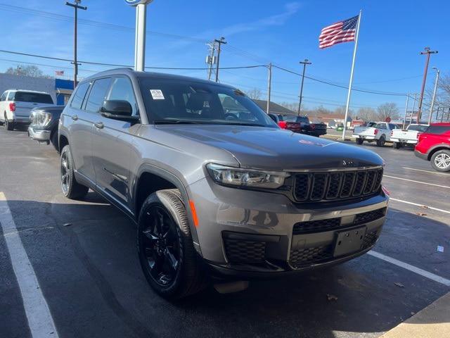 2023 Jeep Grand Cherokee L Altitude 4x4 for sale in Winamac, IN