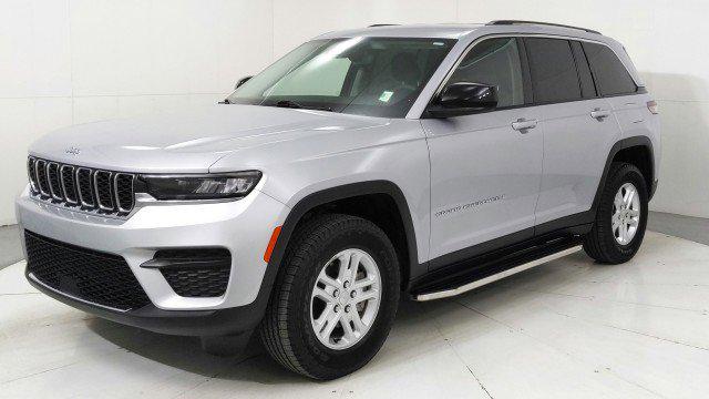 2023 Jeep Grand Cherokee Laredo 4x2