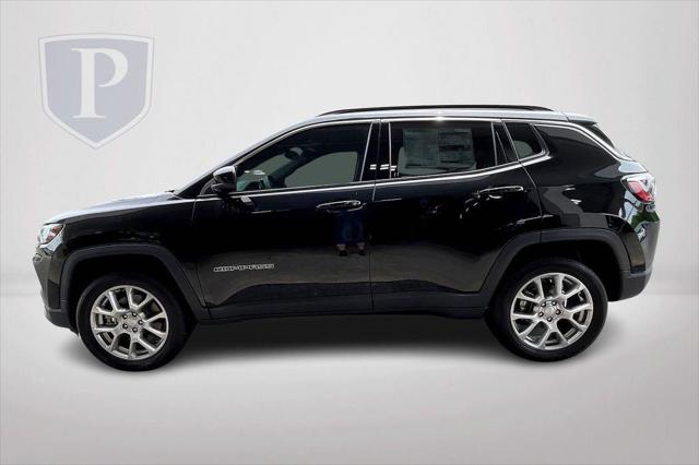 2024 Jeep Compass COMPASS LATITUDE LUX 4X4