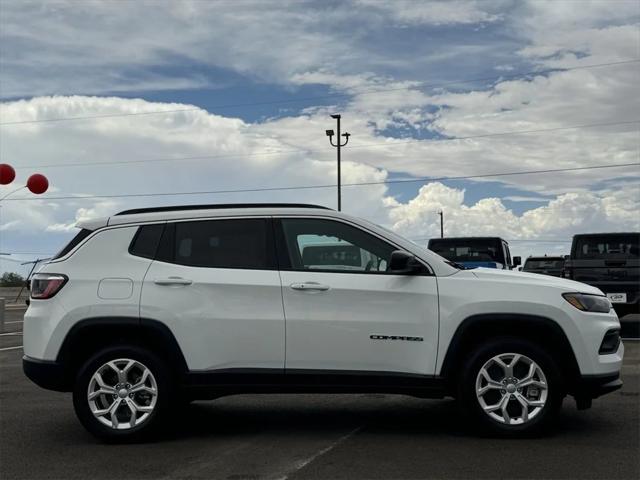 2024 Jeep Compass COMPASS LATITUDE 4X4