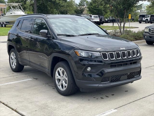 2024 Jeep Compass COMPASS LATITUDE 4X4