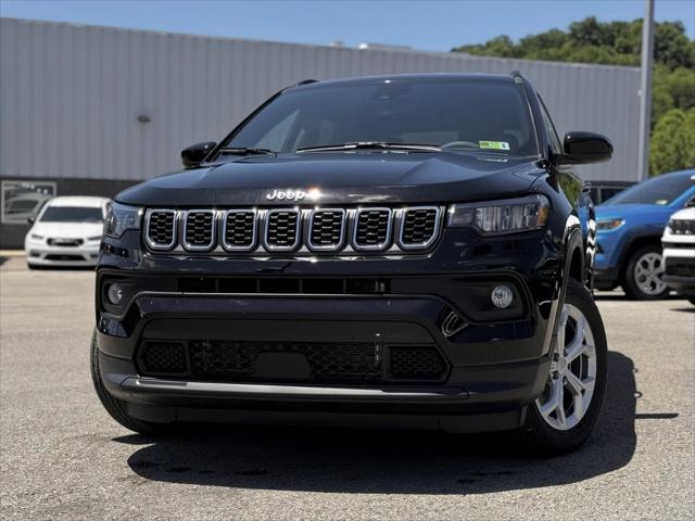 2024 Jeep Compass COMPASS LATITUDE 4X4