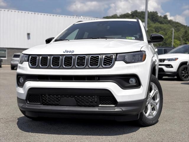 2024 Jeep Compass COMPASS LATITUDE 4X4