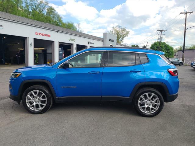 2024 Jeep Compass COMPASS LATITUDE LUX 4X4