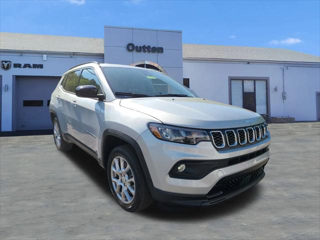 2024 Jeep Compass COMPASS LATITUDE LUX 4X4