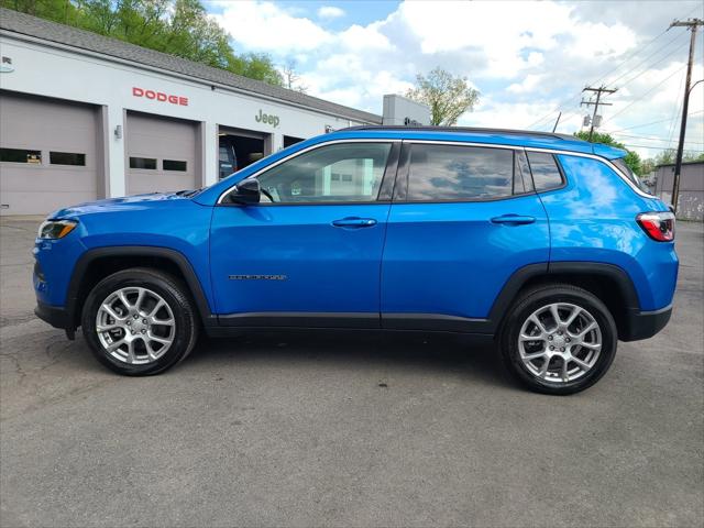 2024 Jeep Compass COMPASS LATITUDE LUX 4X4