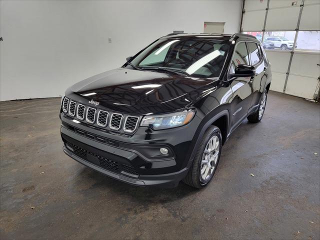 2024 Jeep Compass COMPASS LATITUDE LUX 4X4