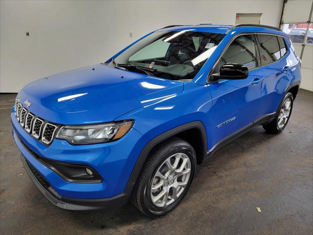 2024 Jeep Compass COMPASS LATITUDE LUX 4X4