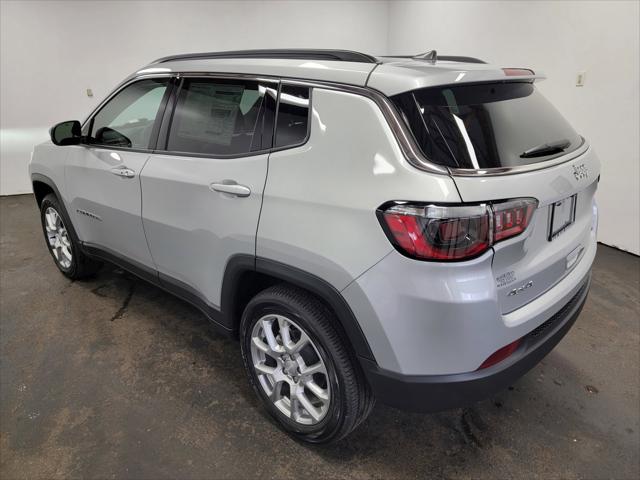 2024 Jeep Compass COMPASS LATITUDE LUX 4X4