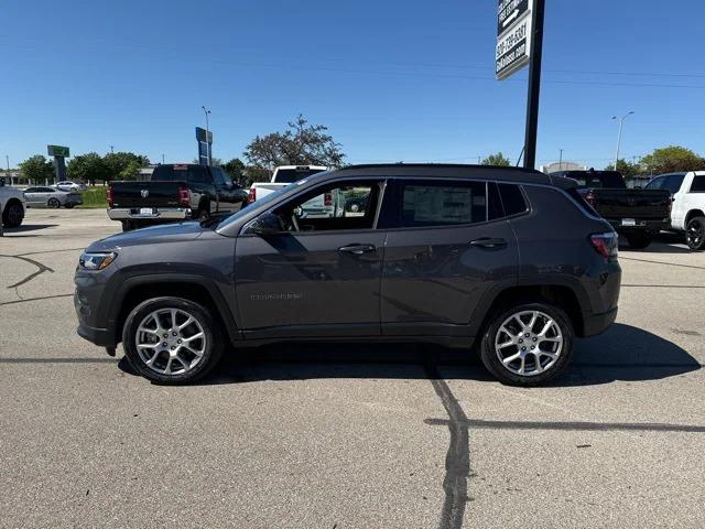 2024 Jeep Compass COMPASS LATITUDE LUX 4X4