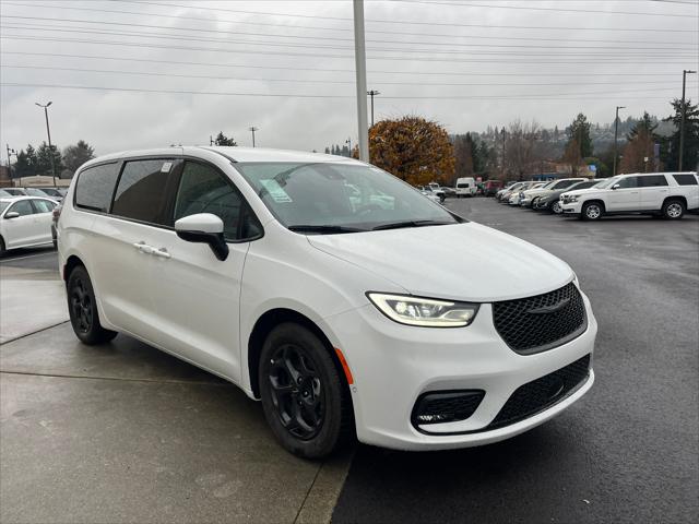 2024 Chrysler Pacifica Hybrid PACIFICA PLUG-IN HYBRID S APPEARANCE