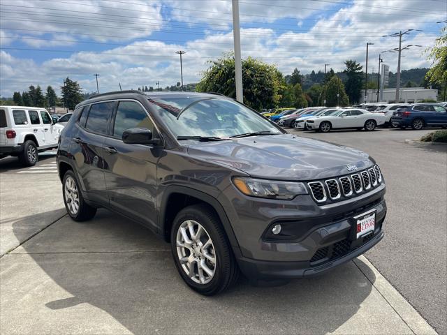 2024 Jeep Compass COMPASS LATITUDE LUX 4X4