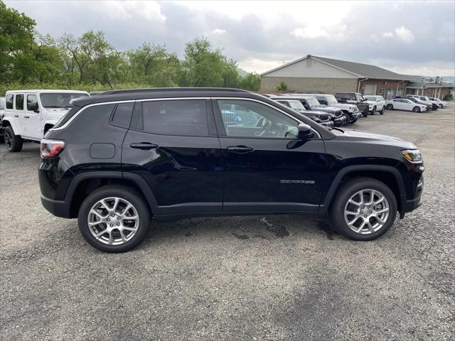 2024 Jeep Compass COMPASS LATITUDE LUX 4X4